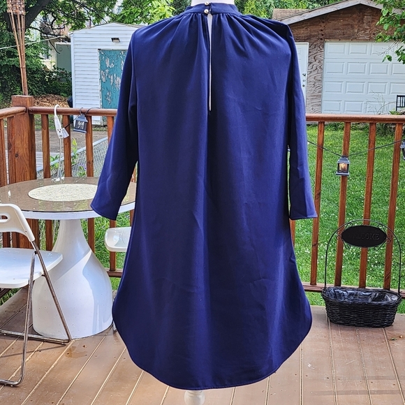 JILL LINDSEY Logan Navy Blue Quarter Sleeves Relaxed Fit Mock Neck Mini… - Picture 6 of 15